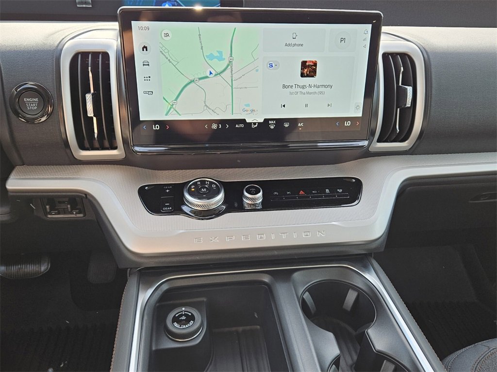 New 2025 Ford Expedition Active image 18