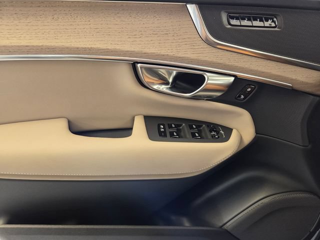 New 2026 Volvo XC90 B6 Plus w/ Protection Package Premier AWD/4WD image 24