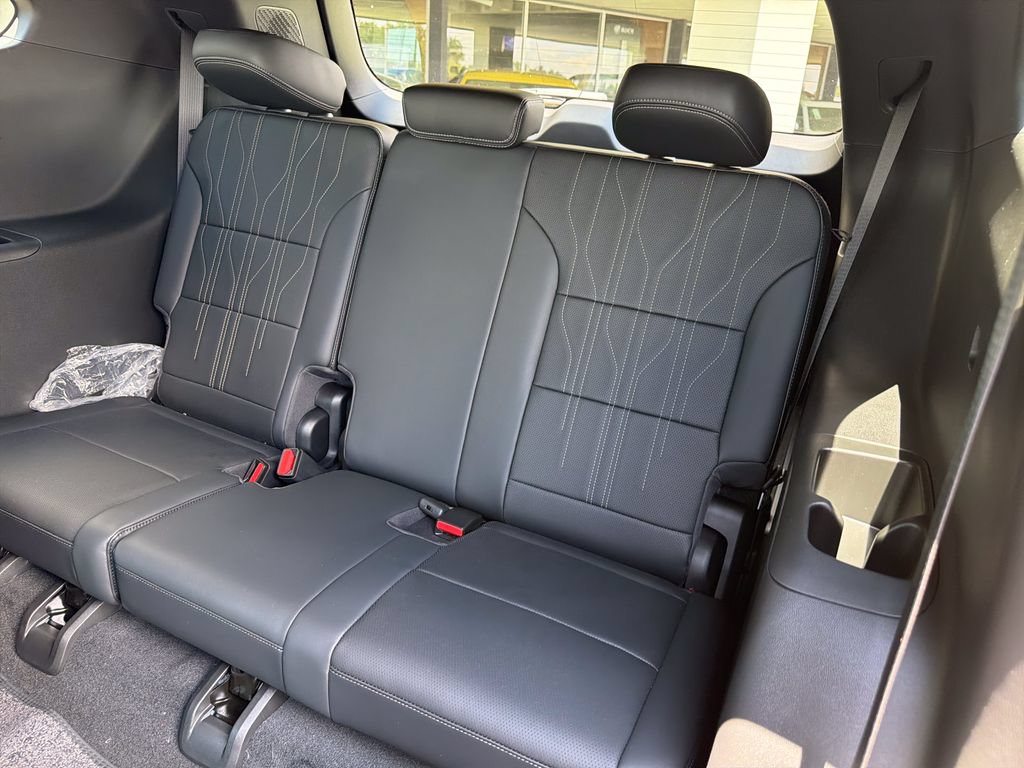 New 2026 Buick Enclave Avenir w/ Super Cruise Package AWD/4WD image 19
