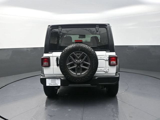 Used 2024 Jeep Wrangler Sport AWD/4WD image 9