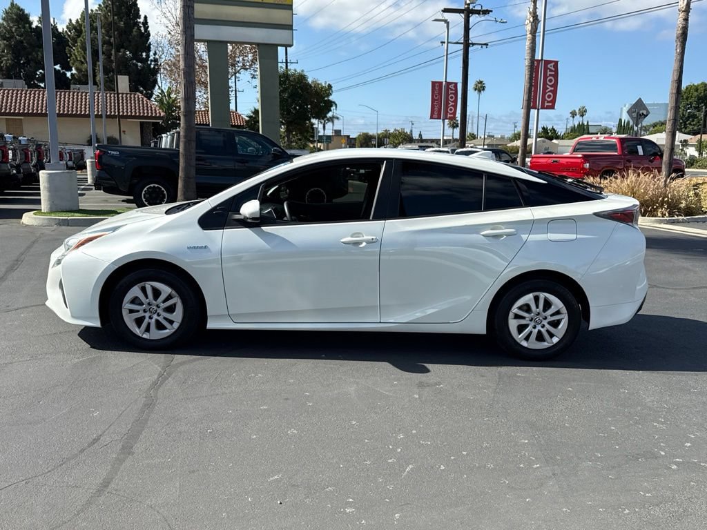Used 2016 Toyota Prius Two w/ Preferred Accessory Package FWD image 7
