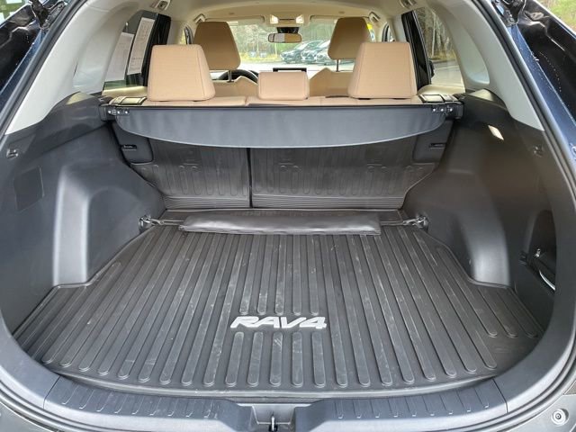 Used 2025 Toyota RAV4 LE image 8