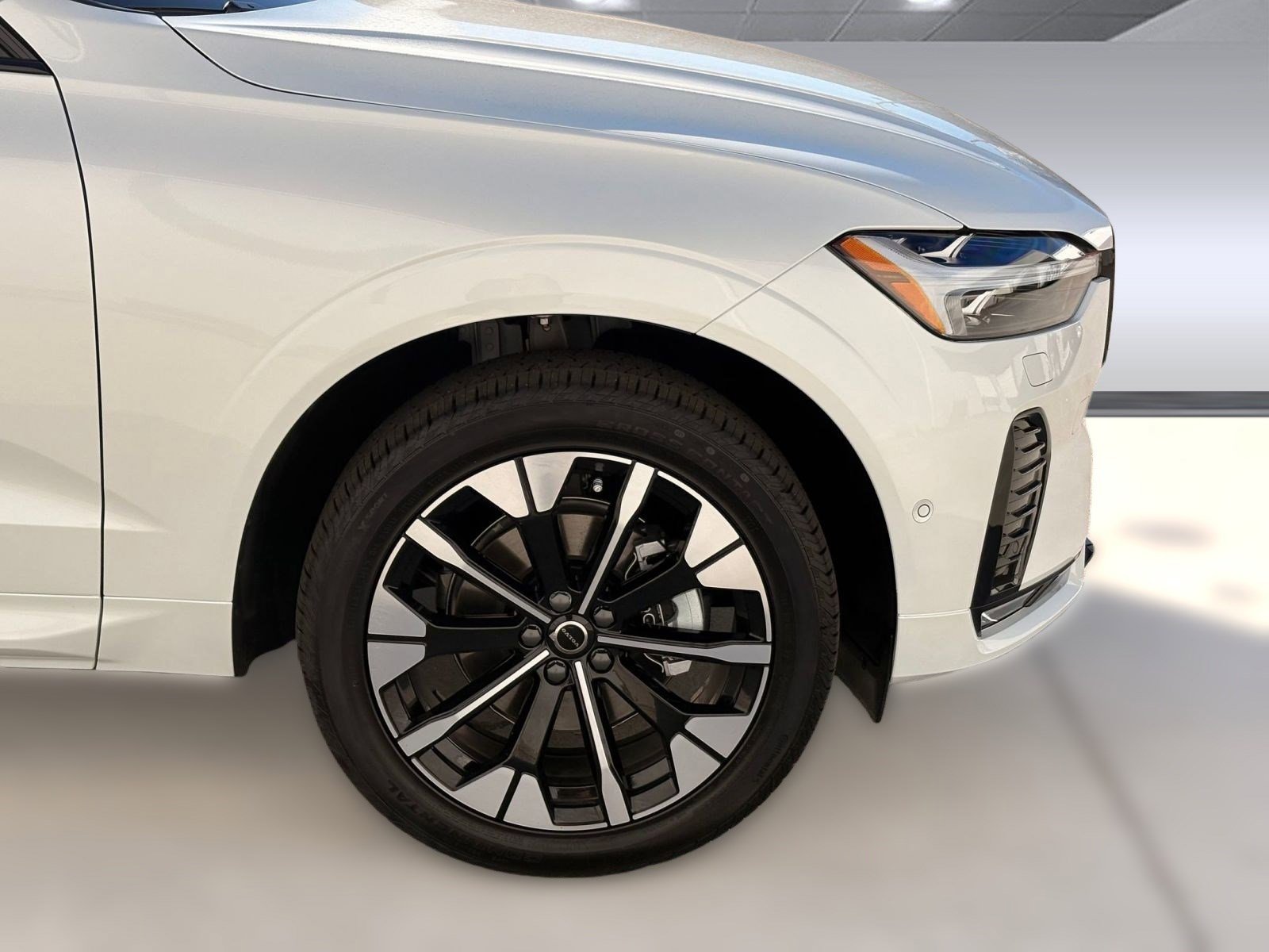 Certified 2026 Volvo XC60 B5 Plus w/ Protection Package Premier image 11
