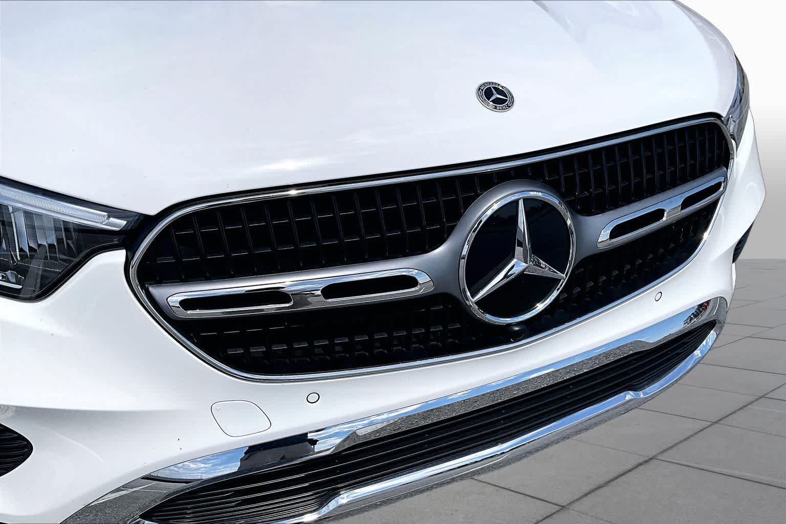 Used 2025 Mercedes-Benz GLC 300 4MATIC image 30
