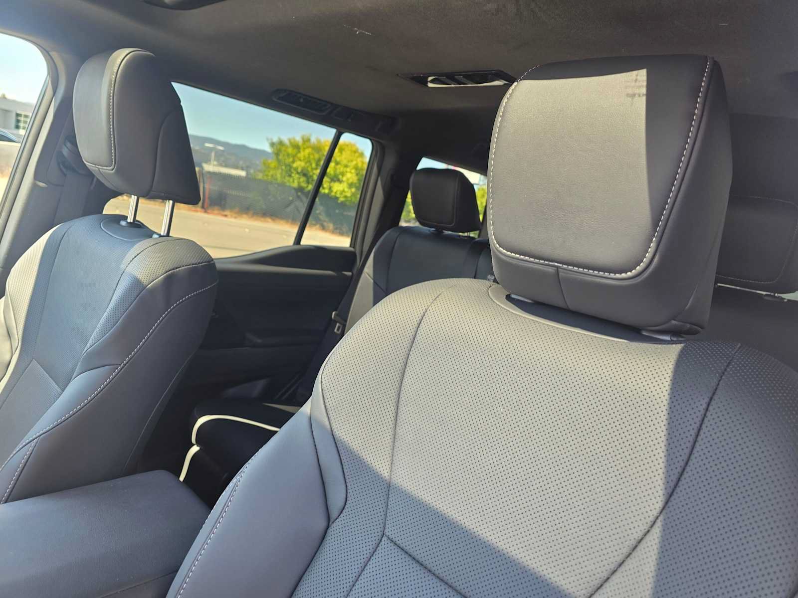 Used 2025 Lexus GX 550 w/ Cold Area Package AWD/4WD image 23