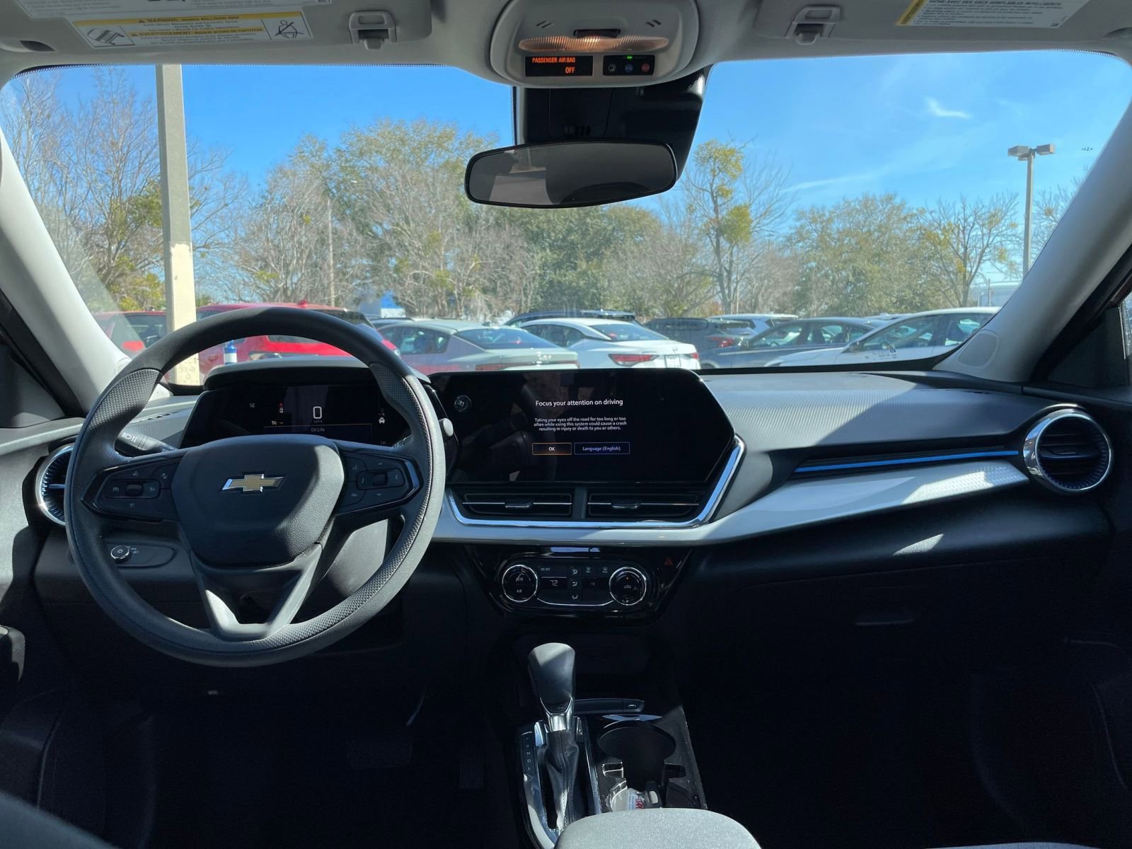 Used 2025 Chevrolet Trax LT image 32