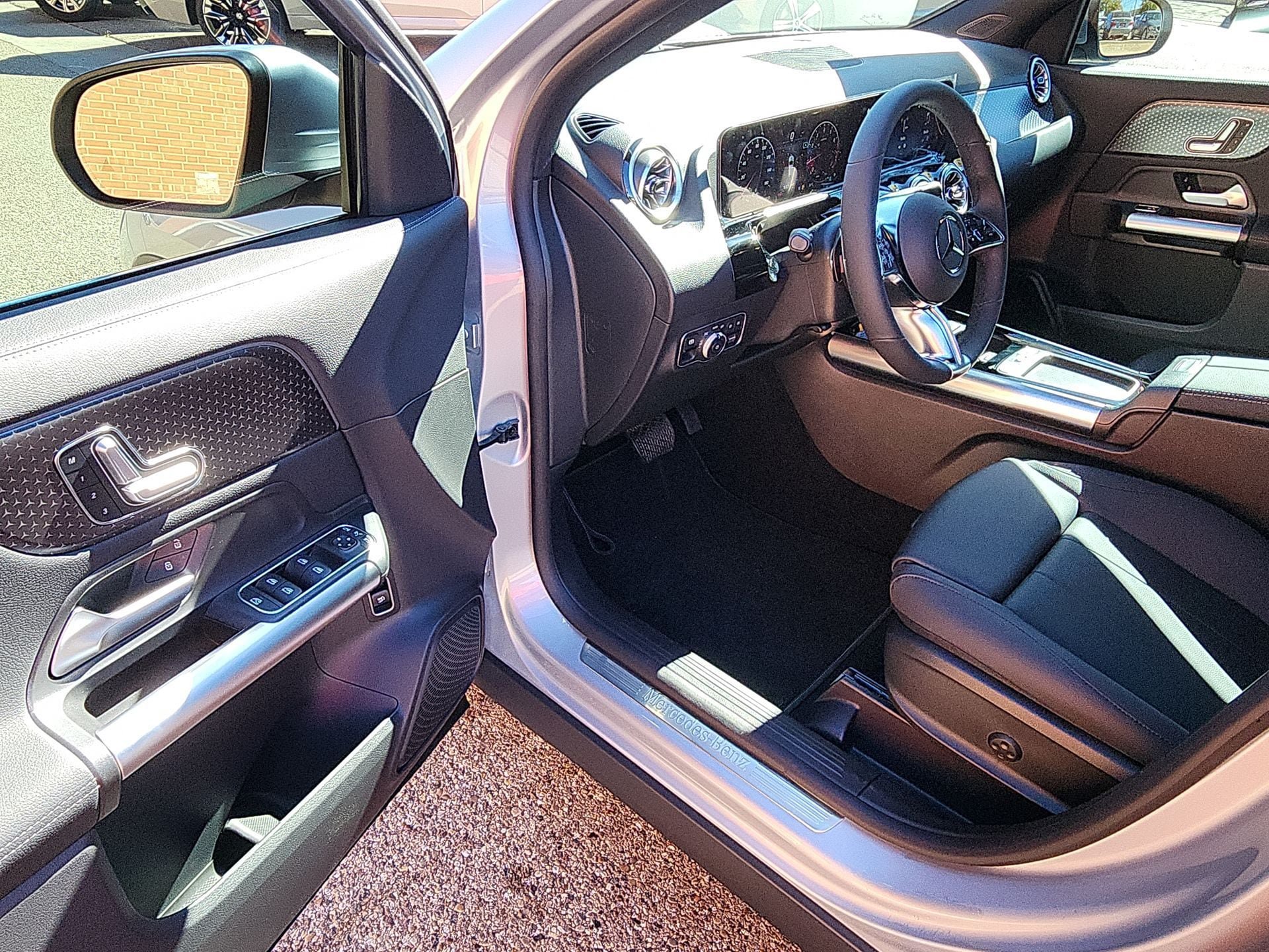 New 2025 Mercedes-Benz GLA 250 4MATIC image 15