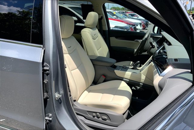 Used 2024 Cadillac XT6 Premium Luxury w/ LPO, Floor Liner Package AWD/4WD image 6