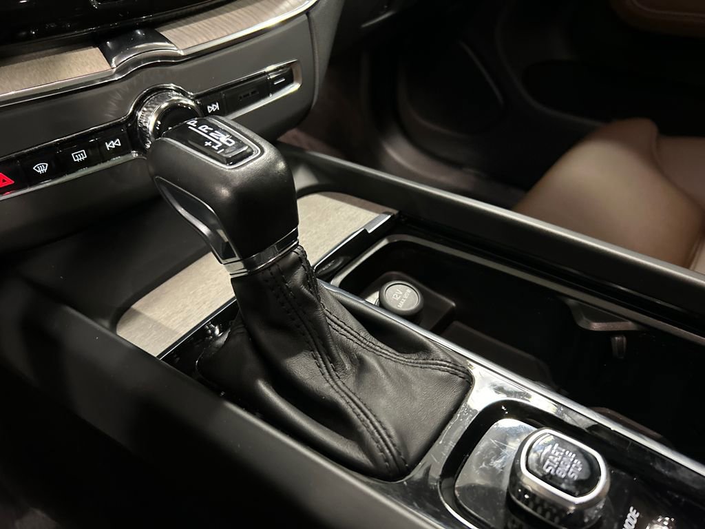 Used 2020 Volvo XC60 T6 Inscription w/ Protection Package Premier image 19