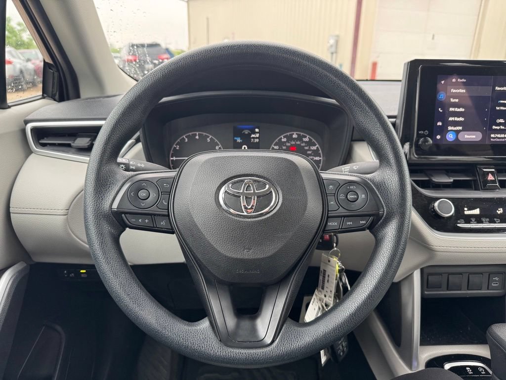 Used 2023 Toyota Corolla Cross L AWD/4WD image 7