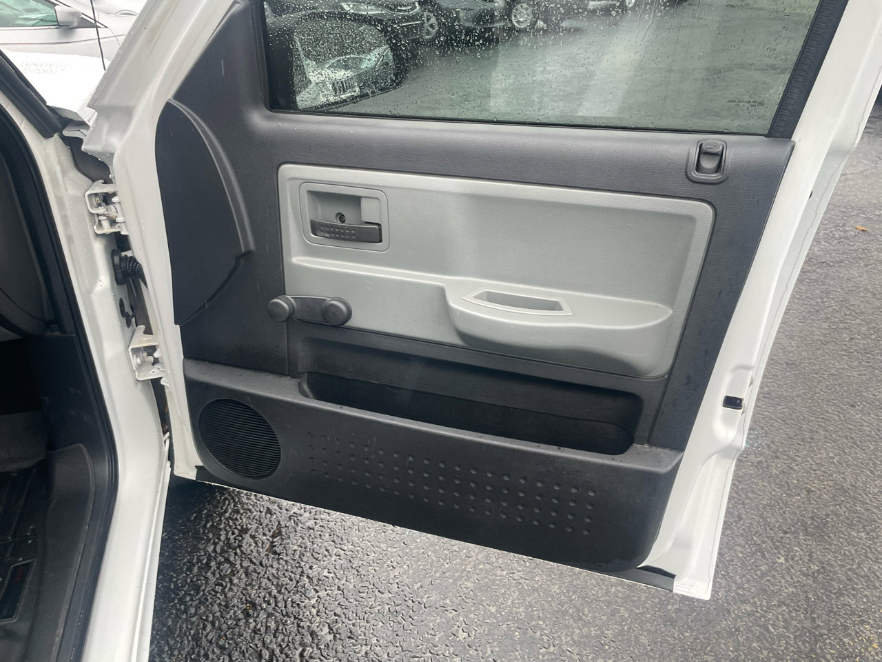 Used 2011 Dodge Dakota ST image 27