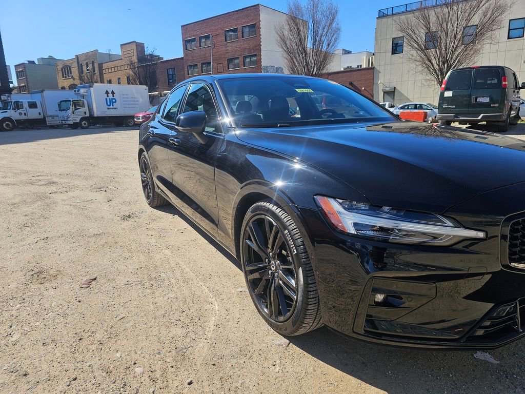 Used 2024 Volvo S60 B5 Plus w/ Climate Package image 5