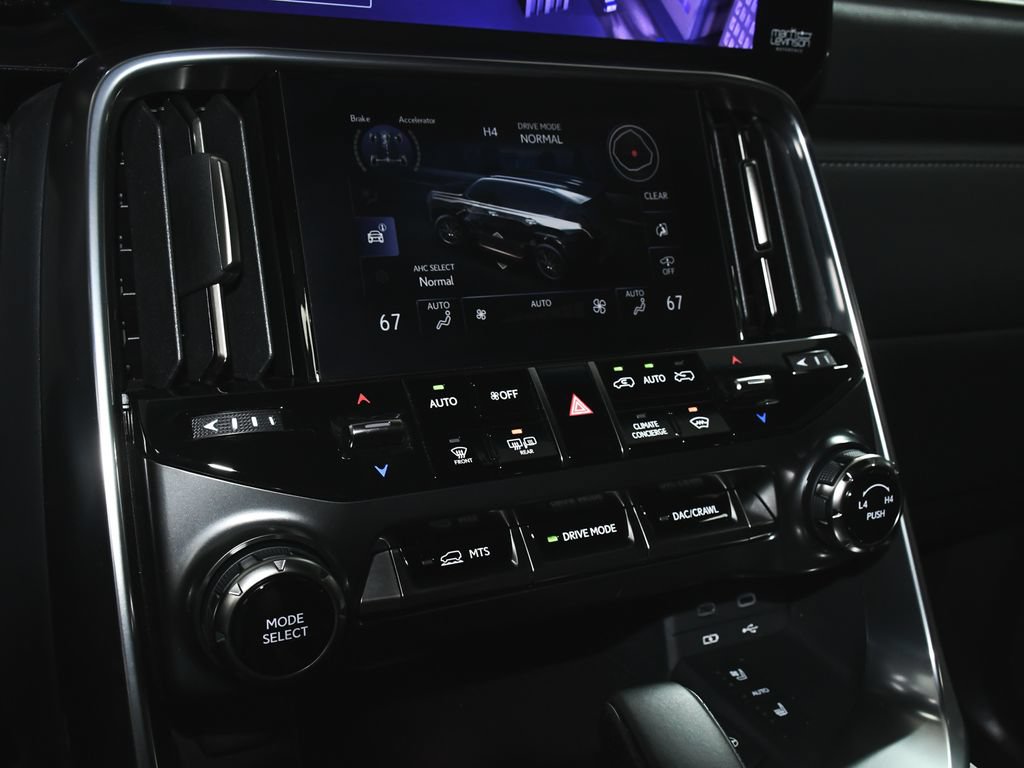 Used 2025 Lexus LX 700h F Sport AWD/4WD image 38