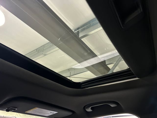 Used 2025 Chevrolet Trax RS w/ Sunroof Package image 26