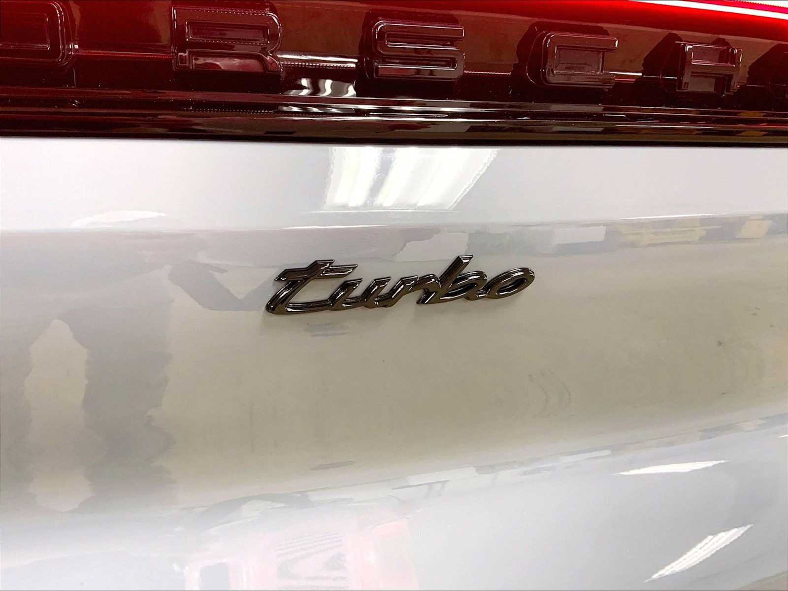 Certified 2025 Porsche Cayenne Turbo AWD/4WD image 35