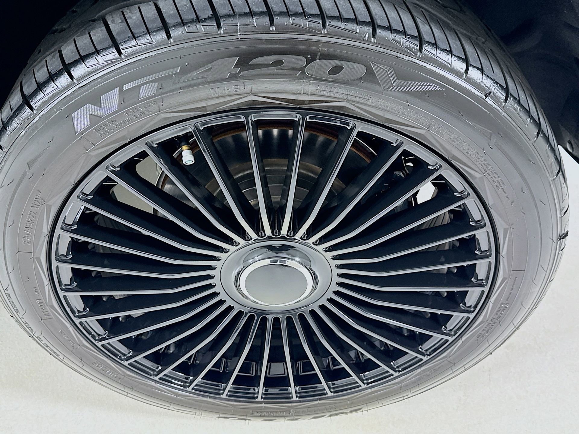 Used 2024 Land Rover Defender 110 Carpathian Edition image 33