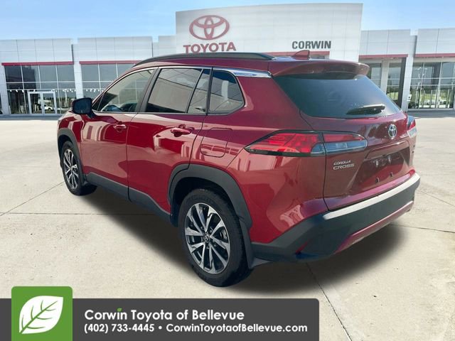Certified 2022 Toyota Corolla Cross XLE image 6