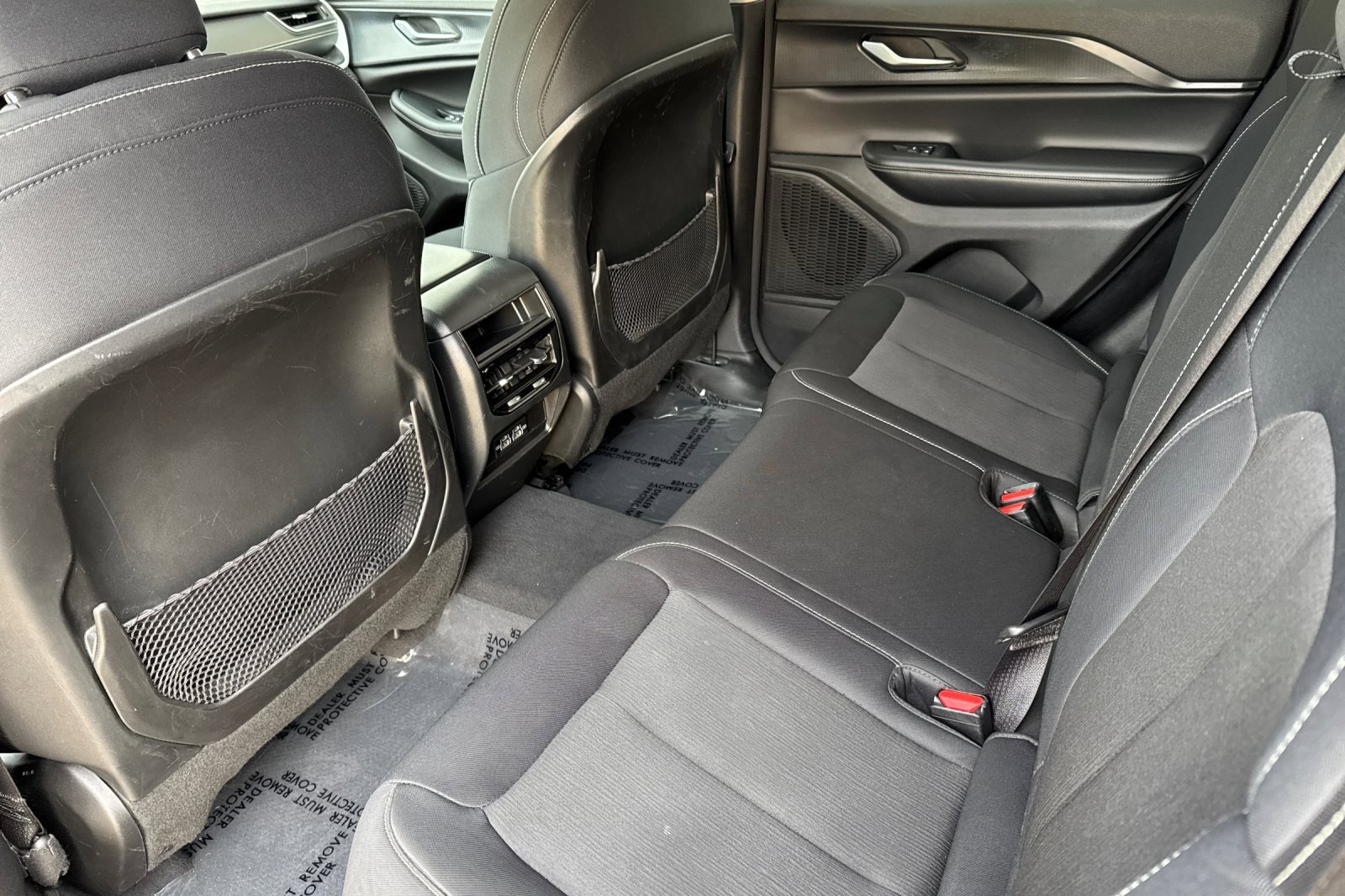 Used 2023 Jeep Grand Cherokee Laredo image 13