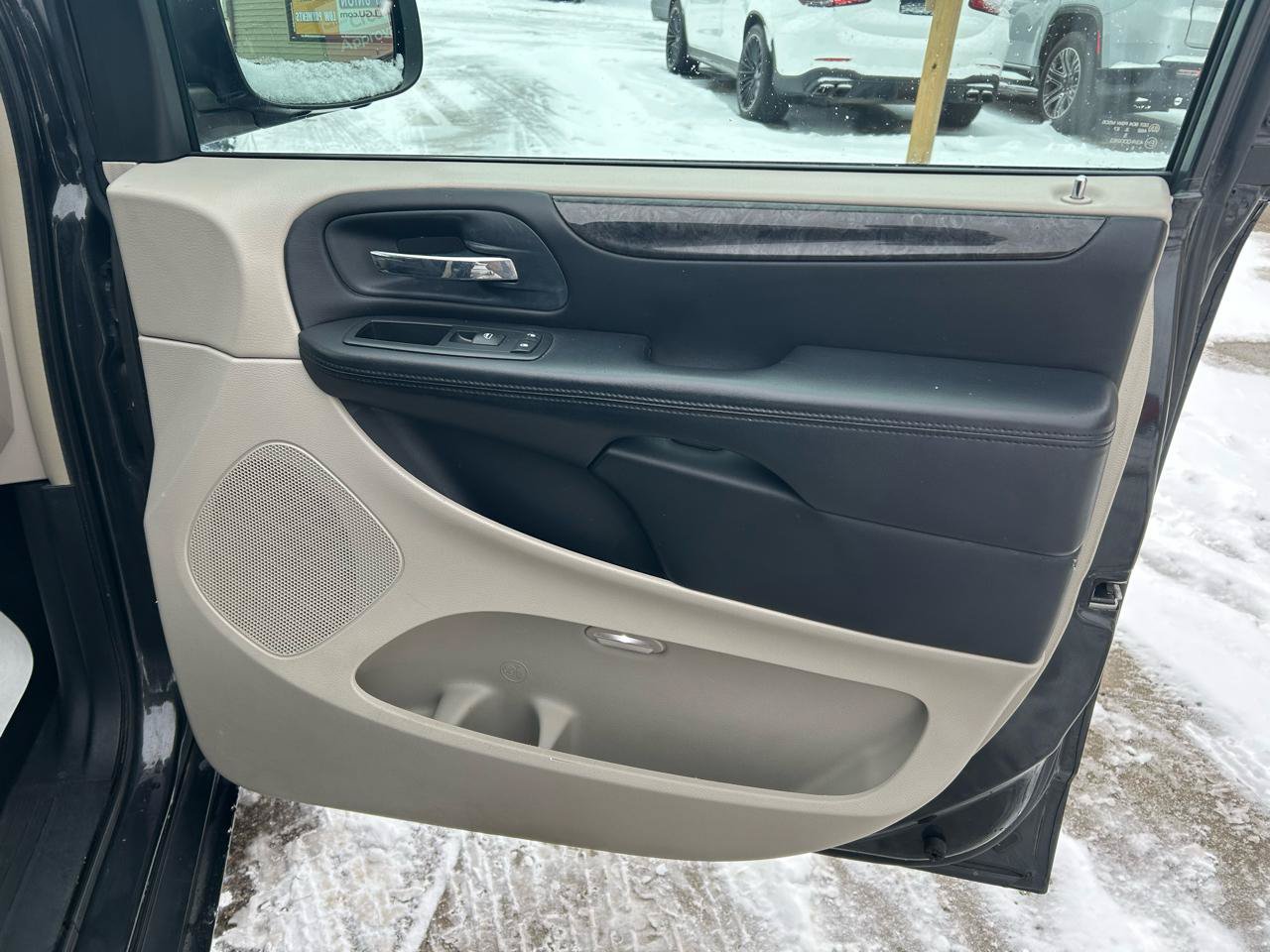 Used 2012 Dodge Grand Caravan Crew w/ Crew Value Pkg FWD image 14