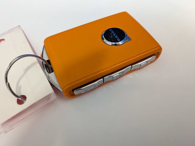 Used 2025 Volvo XC40 B5 Plus image 36