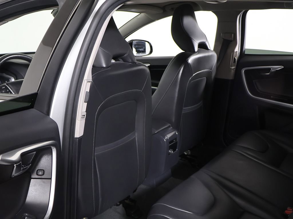 Used 2018 Volvo V60 T5 Cross Country w/ Convenience Package image 28
