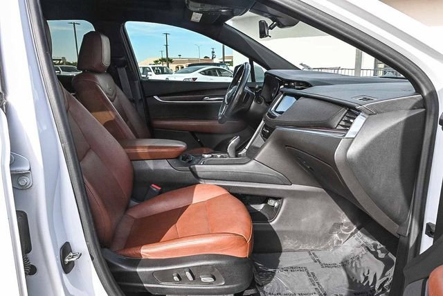 Used 2022 Cadillac XT5 Premium Luxury w/ Technology Package image 16