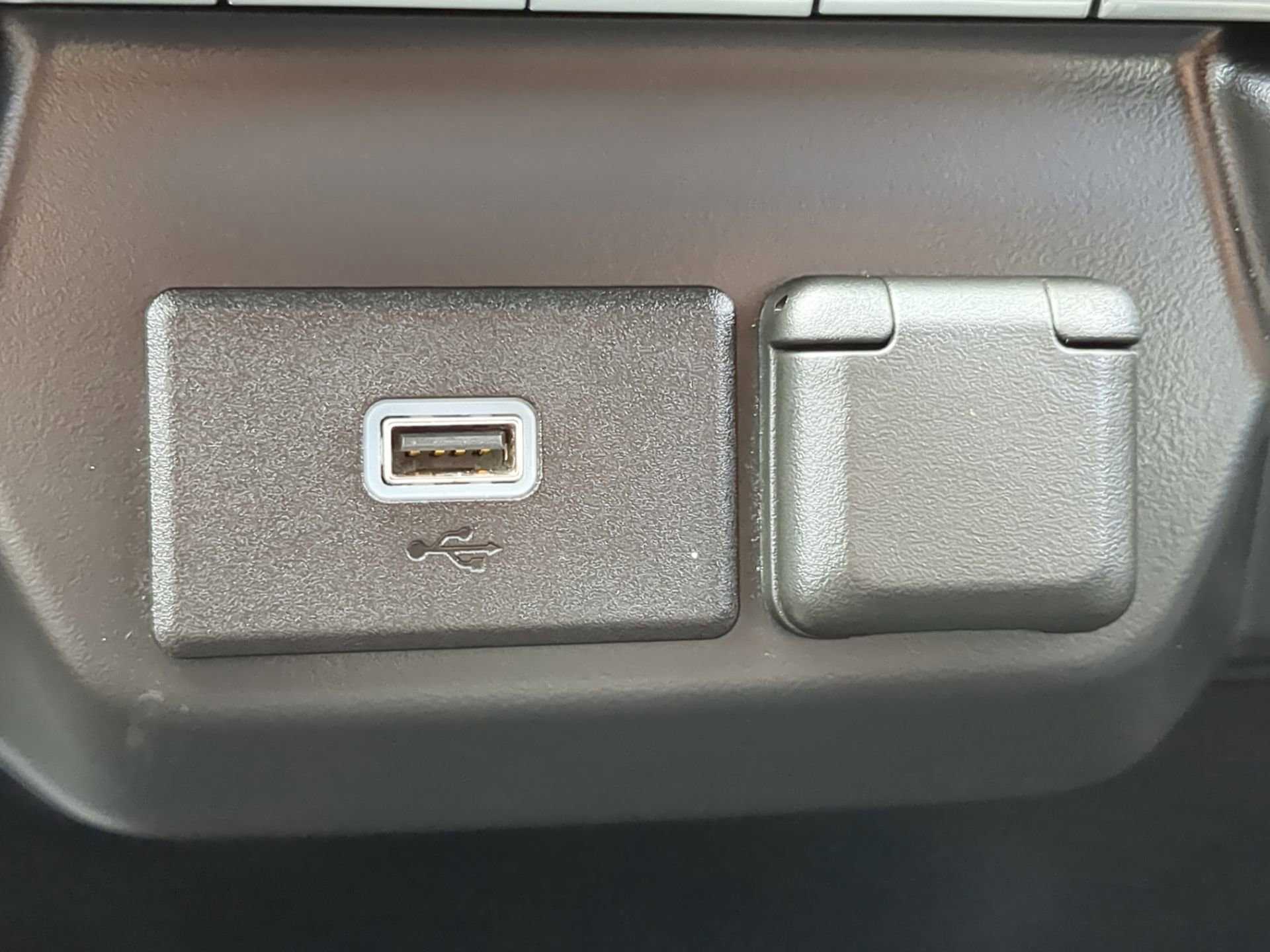 Used 2019 Chevrolet Silverado 1500 Custom w/ Custom Convenience Package image 52