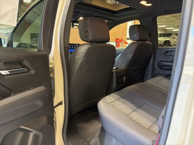 Used 2023 Chevrolet Colorado Z71 w/ Z71 Convenience Package 2 image 30