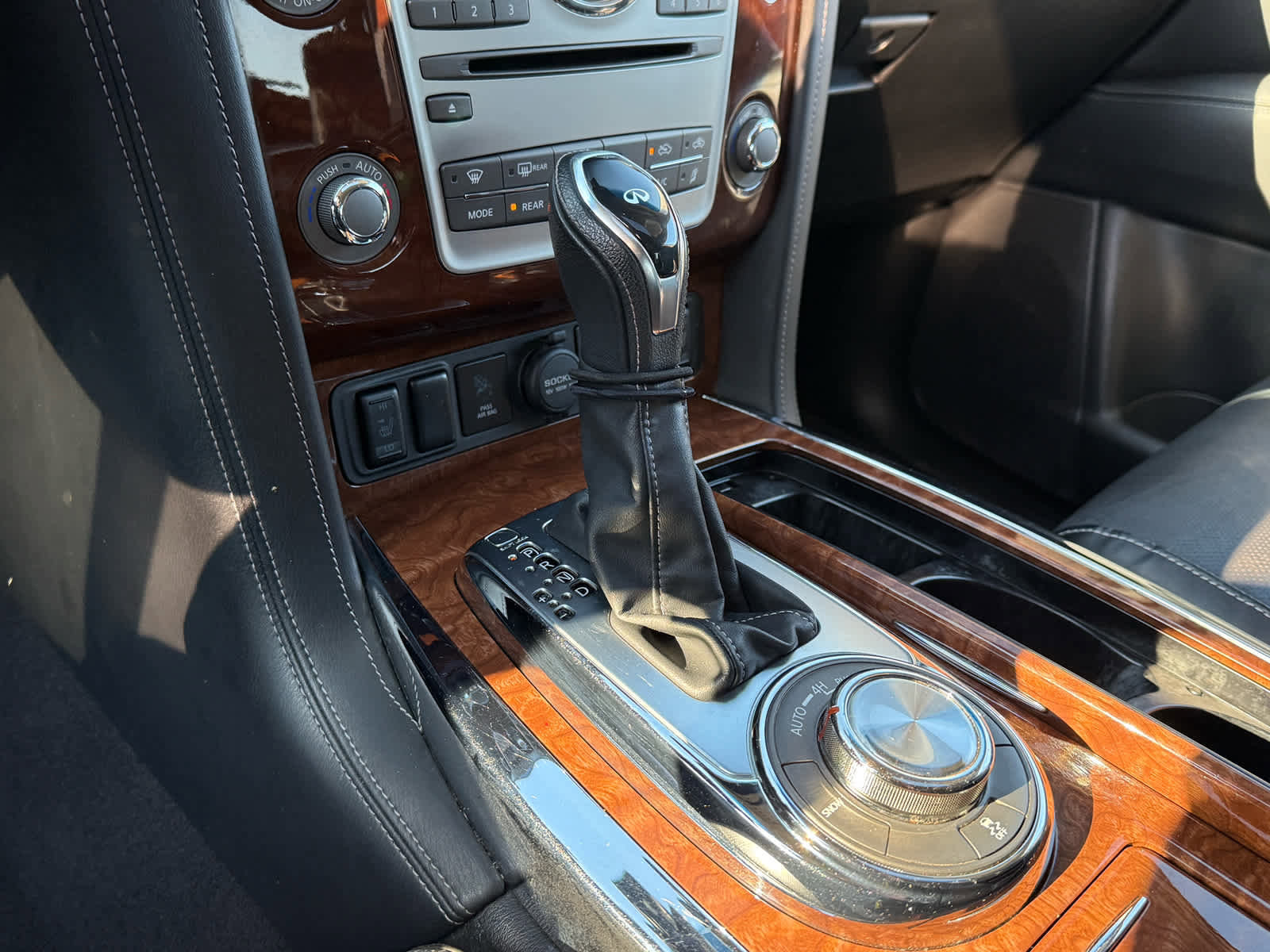 Used 2019 INFINITI QX80 Luxe image 22