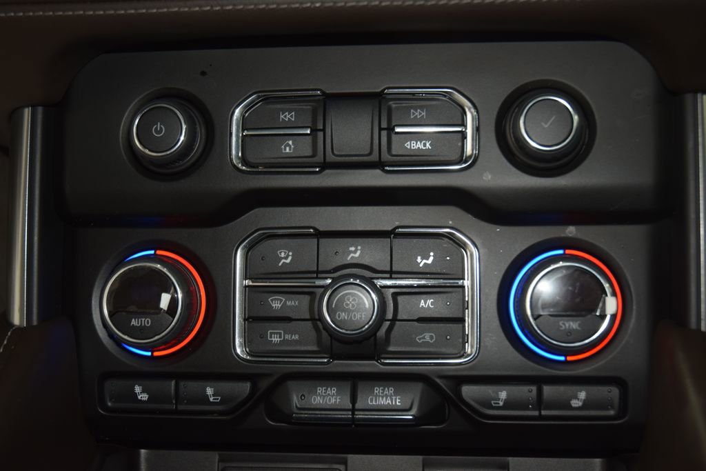 Used 2022 Chevrolet Tahoe LT w/ Luxury Package AWD/4WD image 32