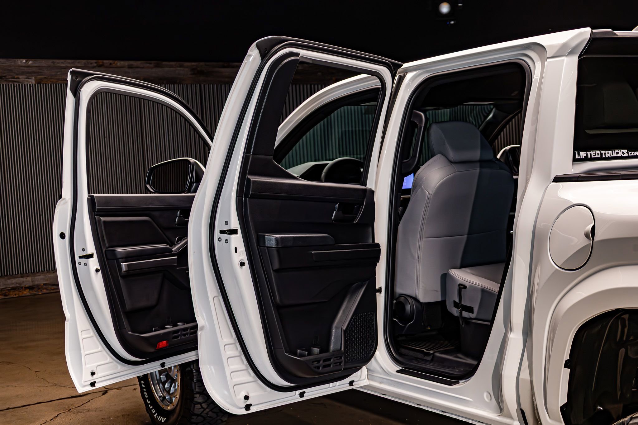 Used 2026 Toyota Tacoma SR5 image 28