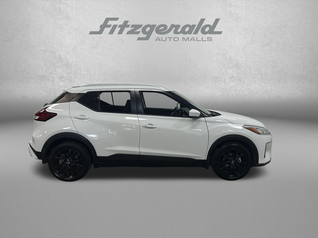 Used 2024 Nissan Kicks SV FWD image 7