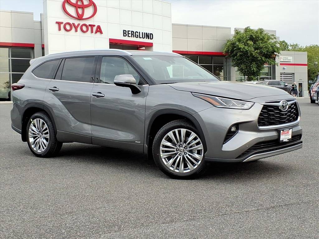 New 2026 Toyota Highlander Platinum AWD/4WD image 2