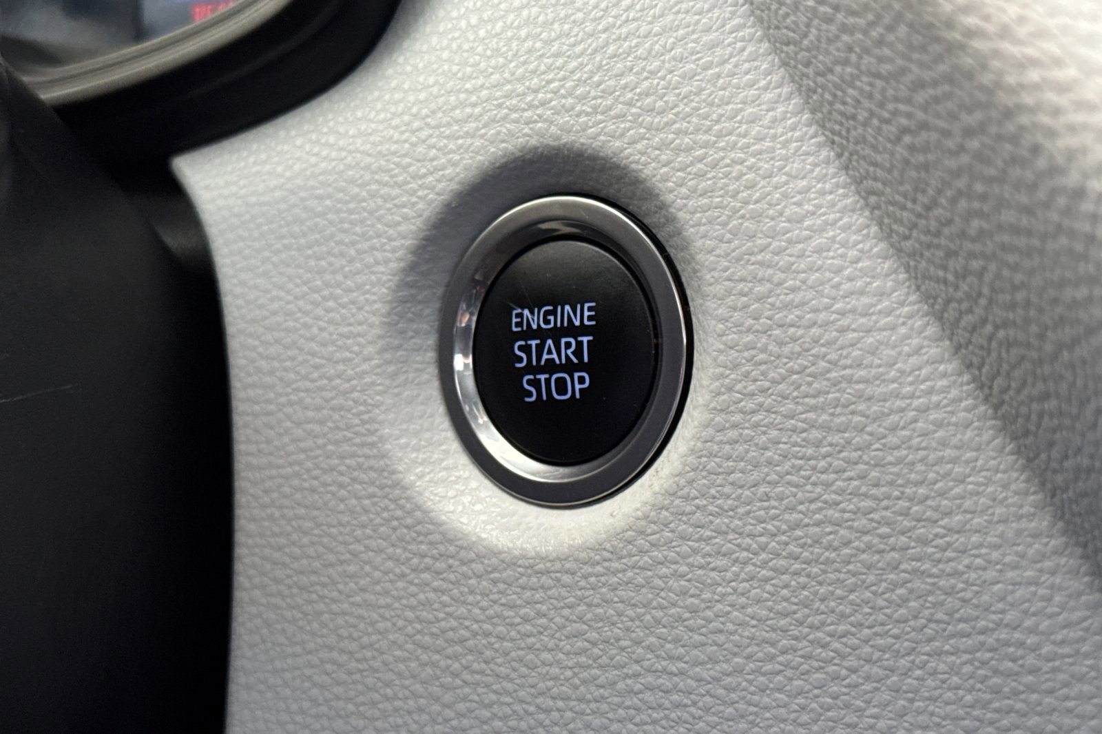 Used 2022 Toyota Corolla SE w/ SE Premium Package FWD image 32