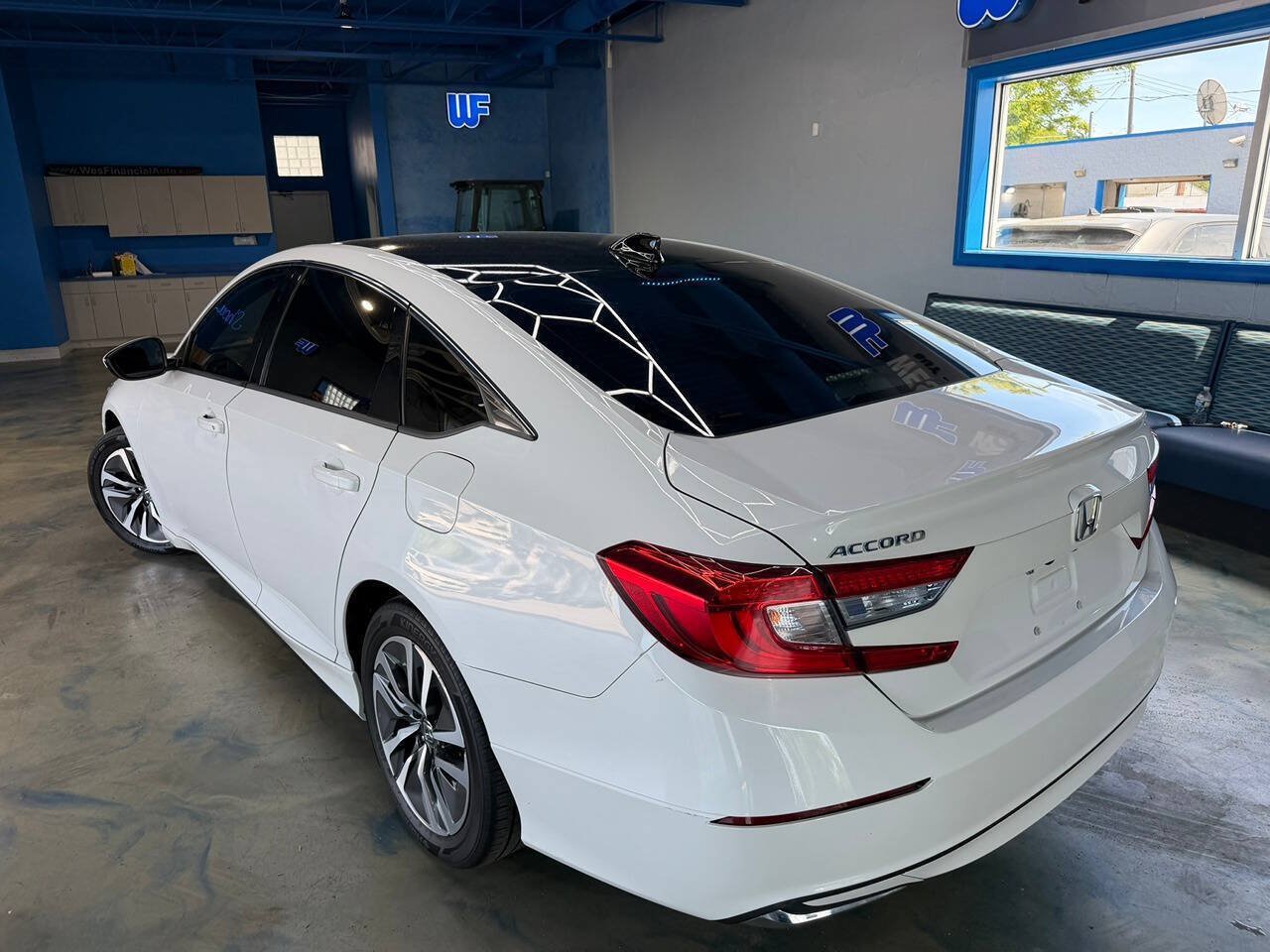 Used 2018 Honda Accord Hybrid image 3