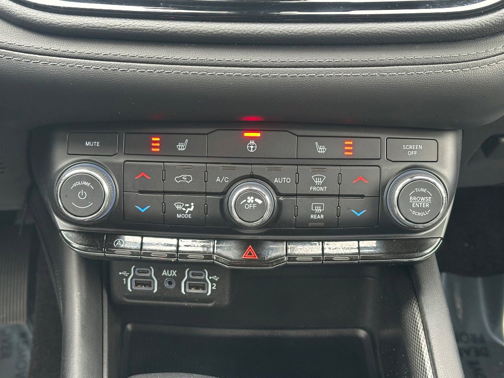 Used 2022 Dodge Durango GT image 27