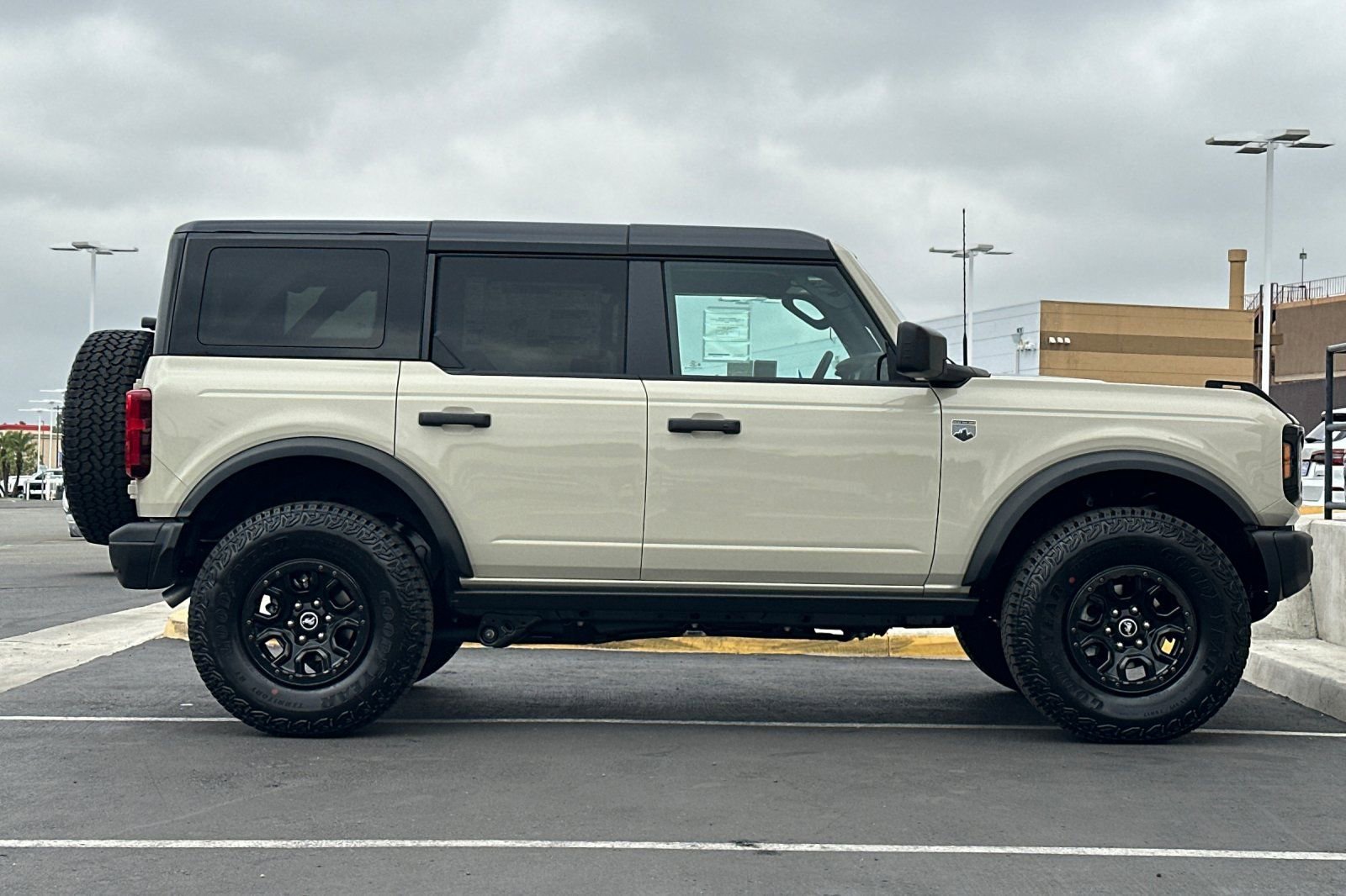 New 2026 Ford Bronco Big Bend w/ Black Diamond Package image 2