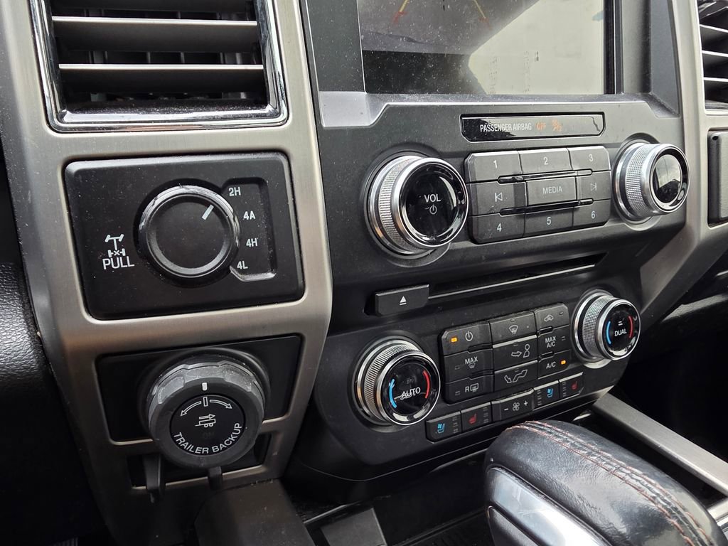 Used 2018 Ford F150 Platinum w/ Equipment Group 701A Luxury AWD/4WD image 18