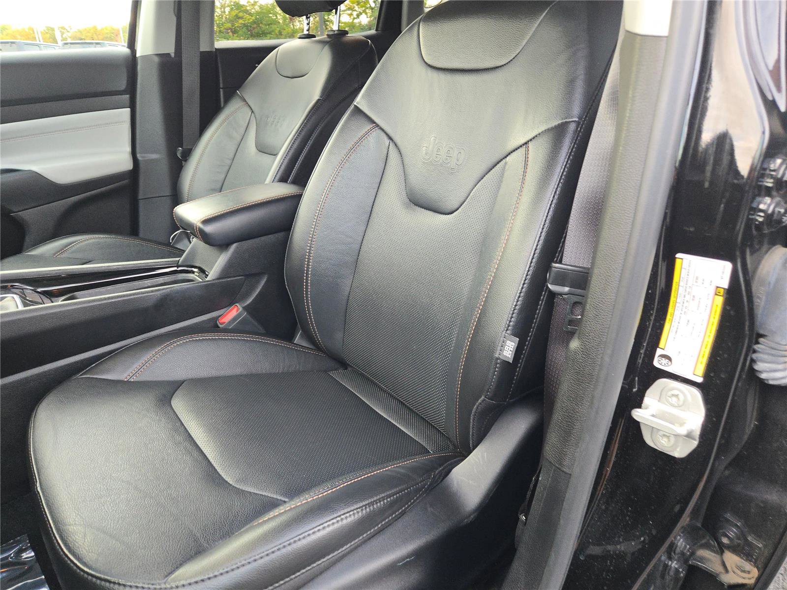 Used 2022 Jeep Compass Limited image 28