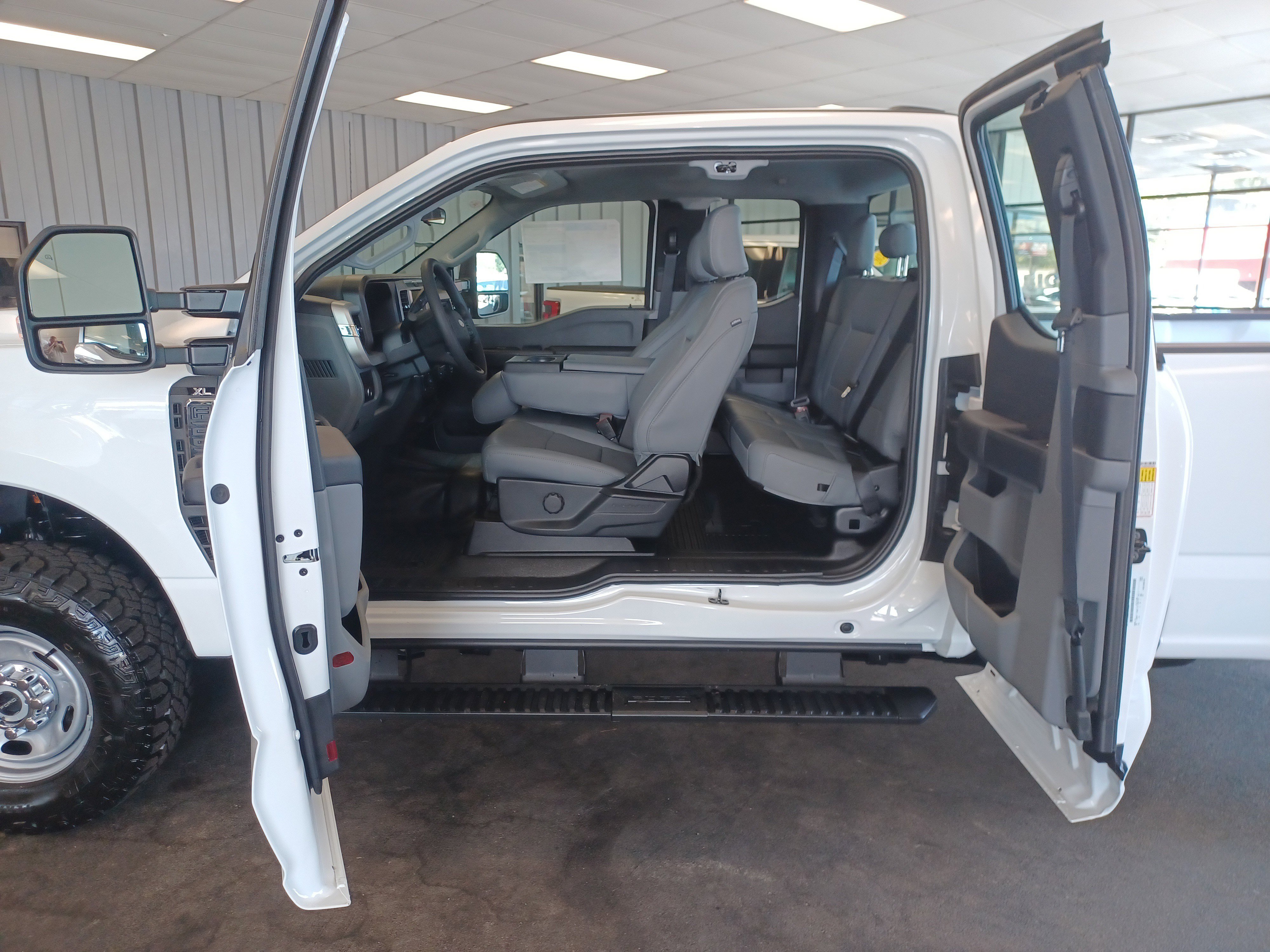 New 2026 Ford F250 XL w/ XL Off-Road Package image 15