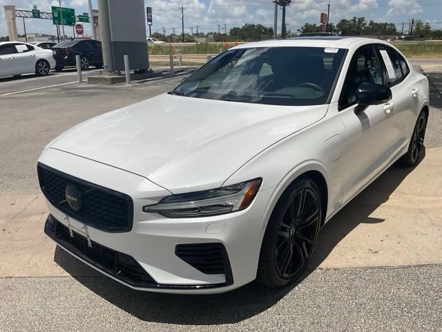 Certified 2023 Volvo S60 T8 Ultimate w/ Climate Package AWD/4WD image 3