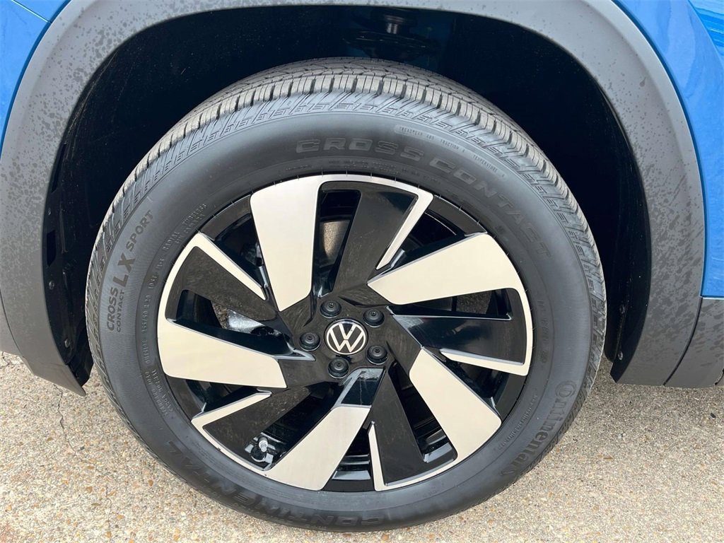 New 2025 Volkswagen Atlas Cross Sport SE image 6