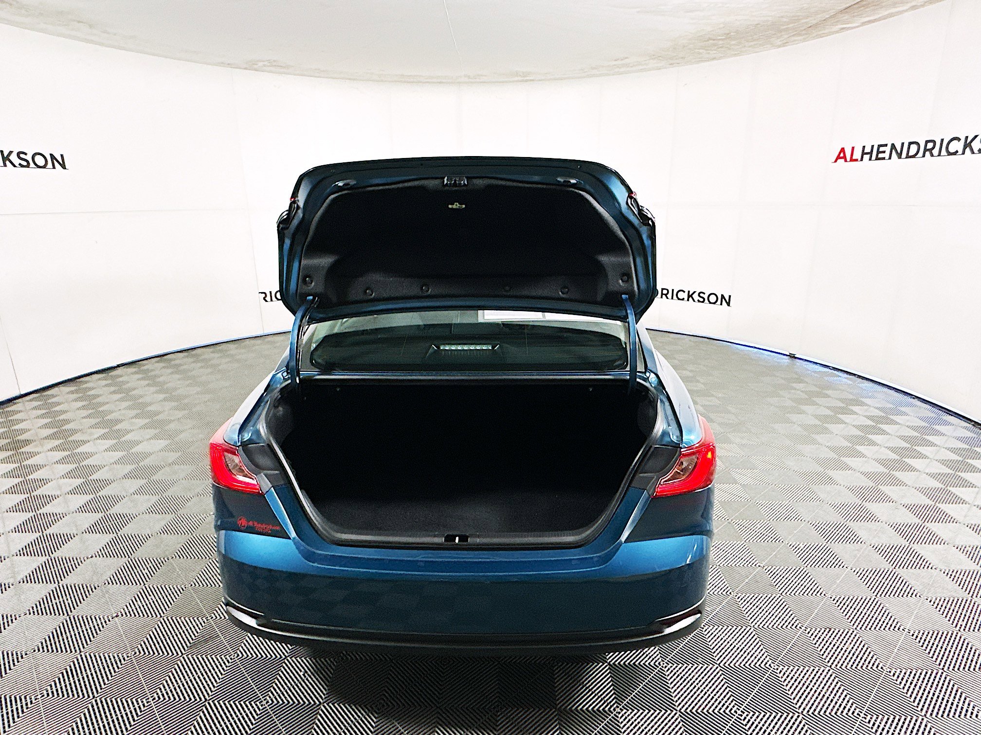 Used 2025 Toyota Camry LE image 31