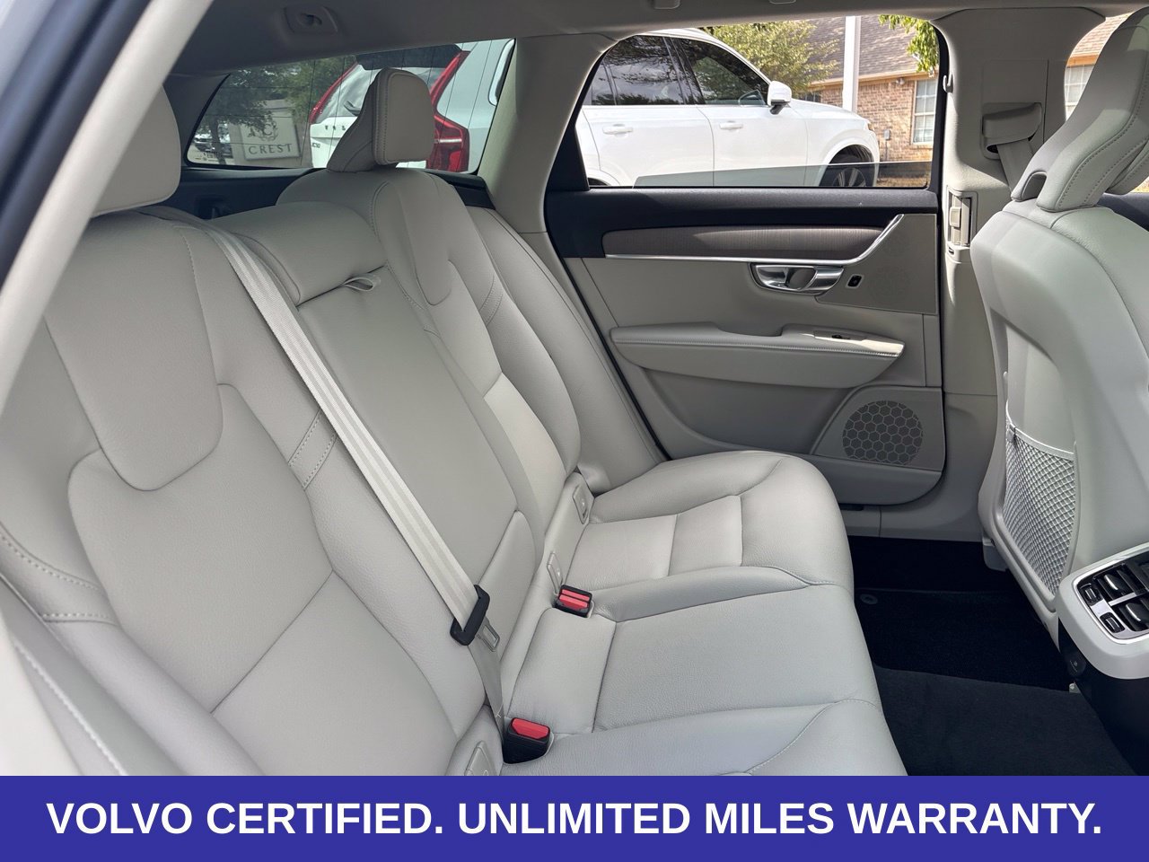 Certified 2025 Volvo V90 B6 Cross Country Plus AWD/4WD image 13