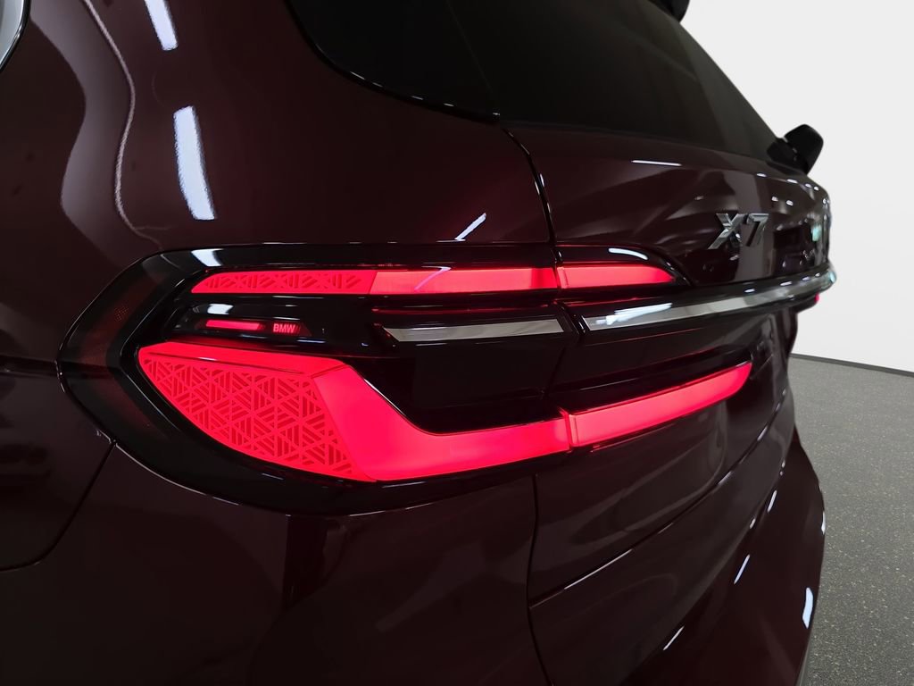 Used 2026 BMW X7 xDrive40i w/ Premium Package image 33
