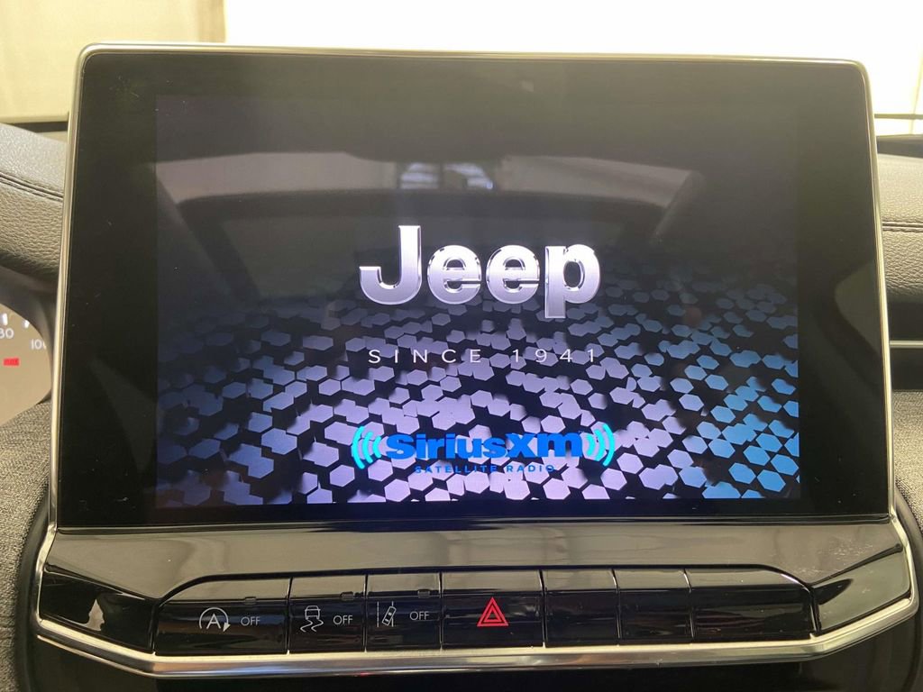 Used 2022 Jeep Compass Latitude w/ Sun and Sound Group image 14