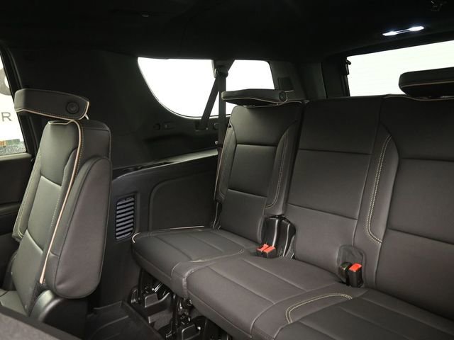 New 2026 Chevrolet Suburban Premier image 9