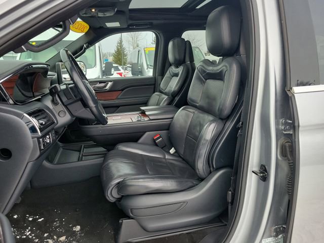 Used 2023 Lincoln Navigator Reserve AWD/4WD image 6