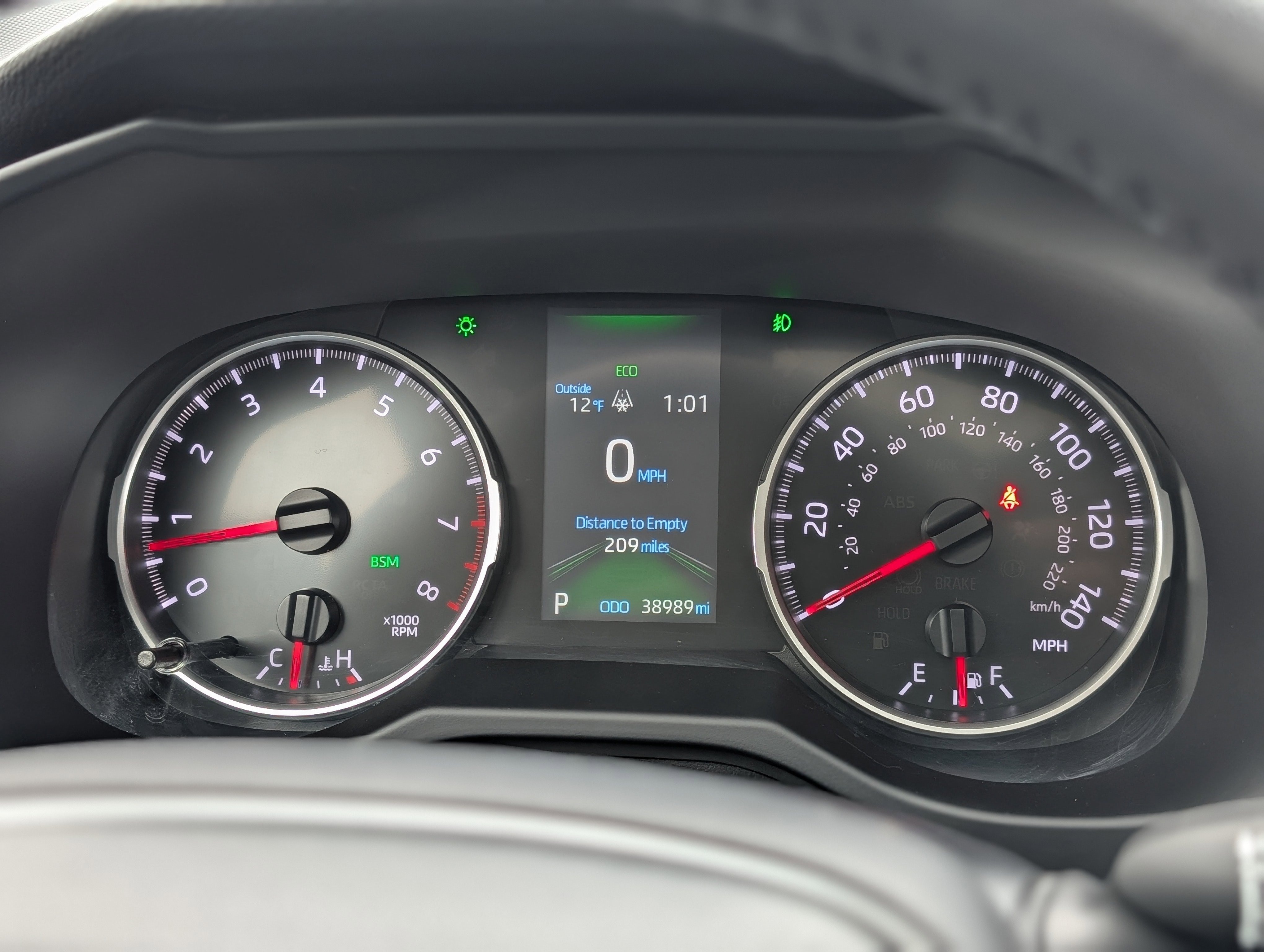 Used 2022 Toyota RAV4 XLE Premium image 18