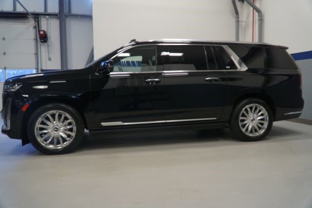 Certified 2023 Cadillac Escalade ESV Premium Luxury w/ Performance Package image 2